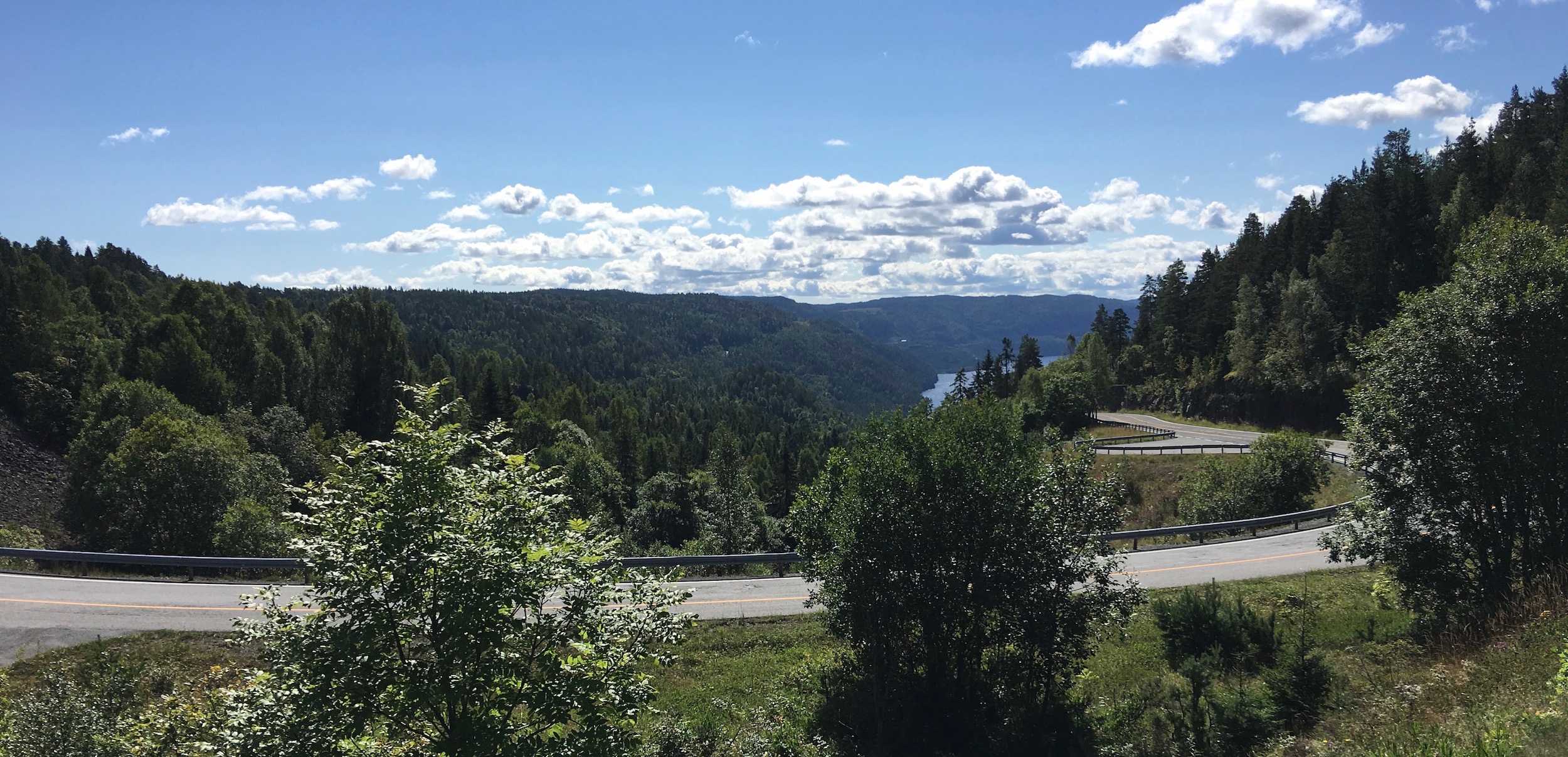 Utsikt mot Tyrifjorden fra FV285 ved Sollihøgda