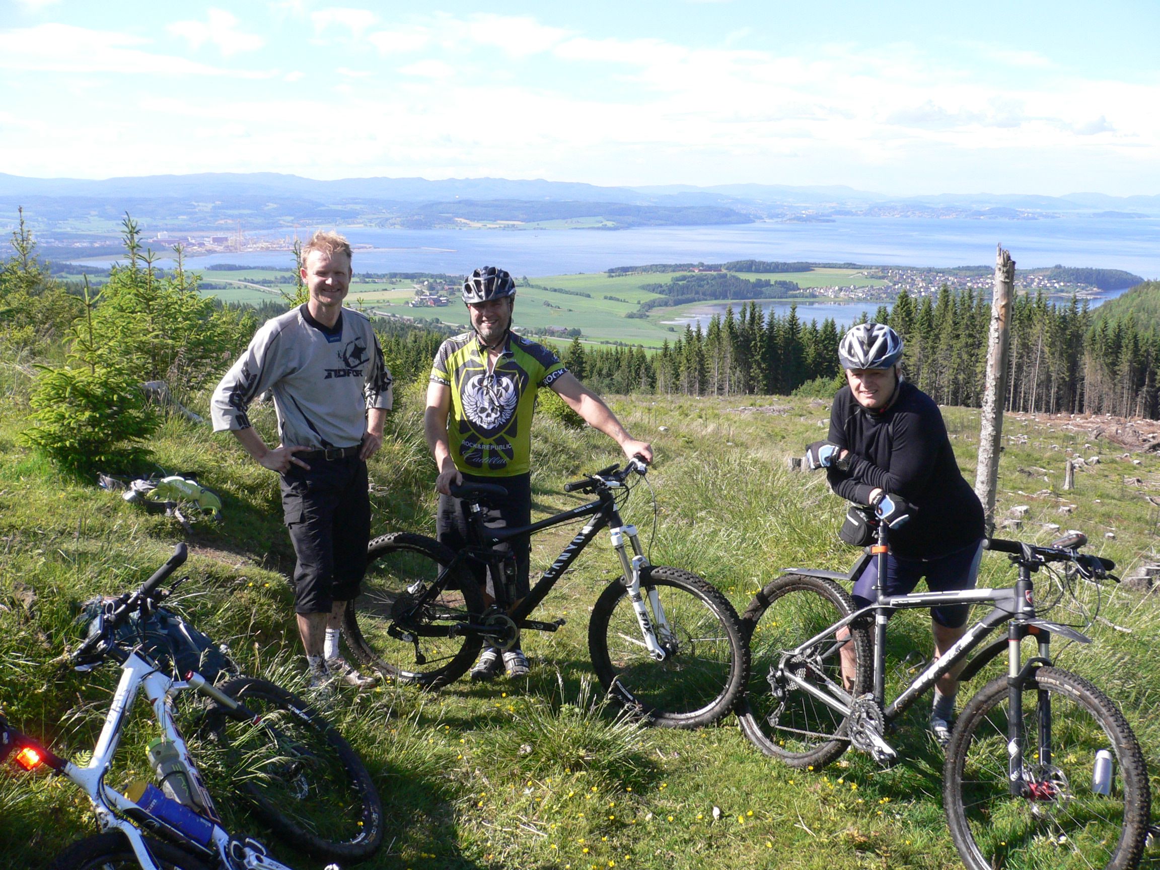 Fantastisk utsikt på turens høyeste punkt. Foto: Steinar Grøtterød