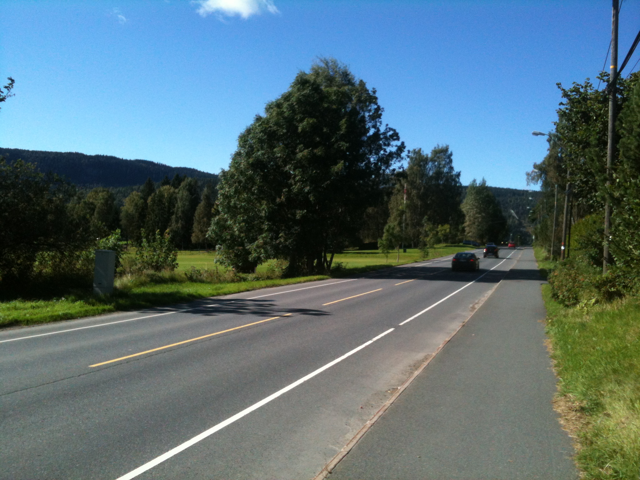 Egne sykkelfelt på Økriveien. Foto: Steinar Grøtterød