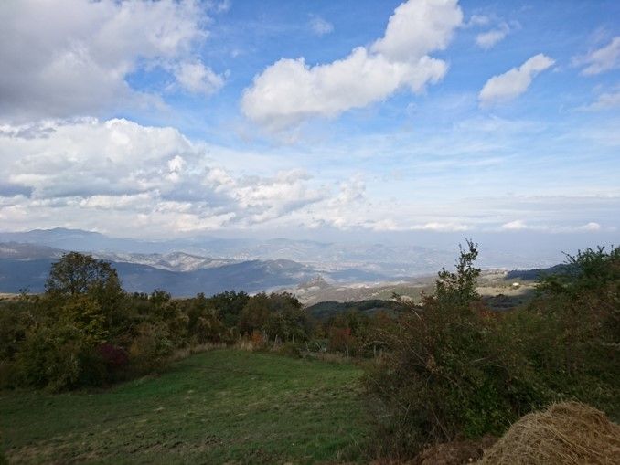 På sykkel fra Via Francigena på sykkel fra Fornovo: Utsyn mot Fornovo