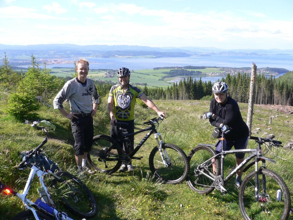 Fantastisk utsikt på turens høyeste punkt. Foto: Steinar Grøtterød